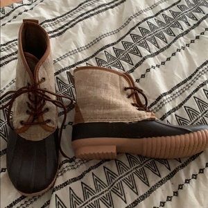 Duck boots